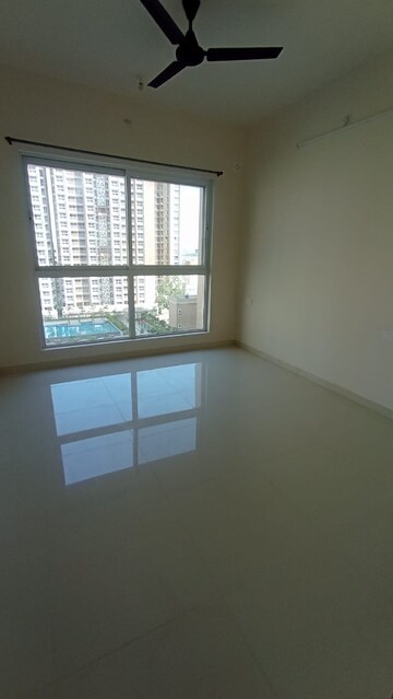 Room in 2 BHK Apartment at Godrej Green Cove, Mahalunge – for Rent