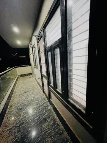 Balcony in 3 BHK Builder Floor at Sector 38 – for Rent