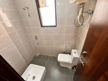 Bathroom in 1 BHK Builder Floor at Sector 53 – for Rent