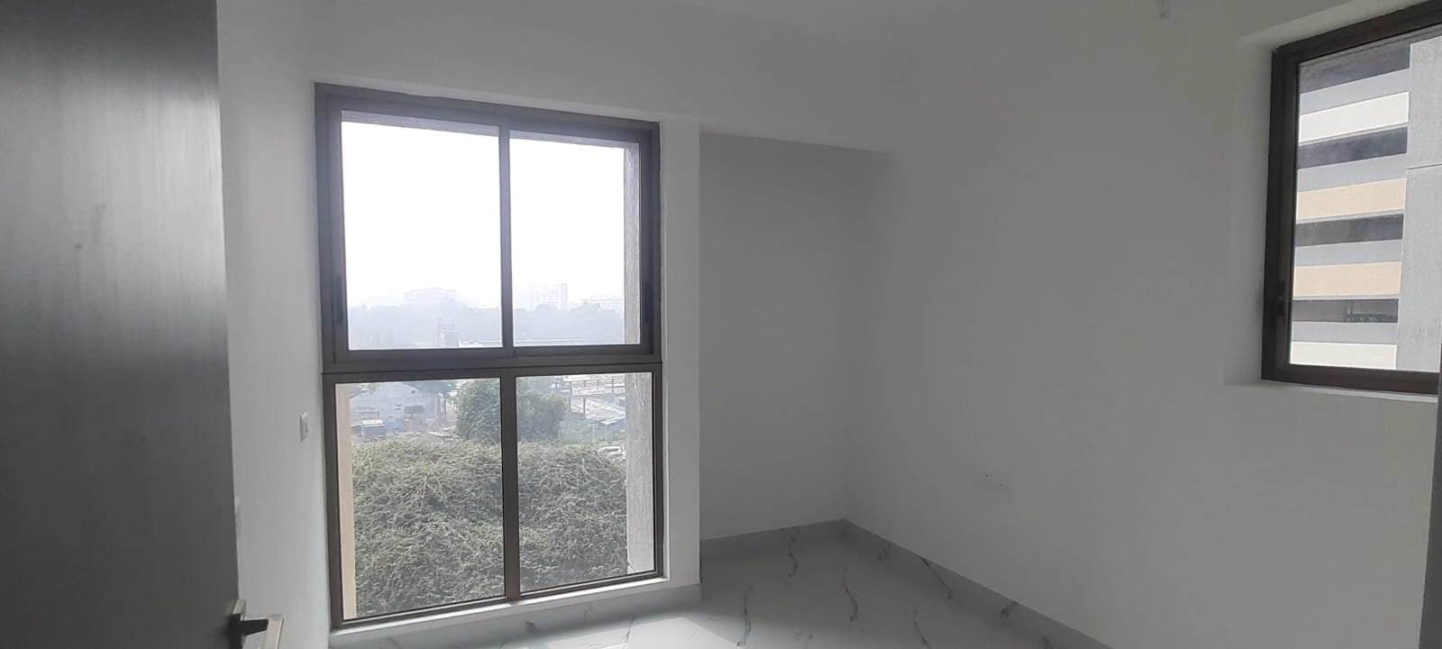 1 BHK + Extra Room Apartment For Sale in Raymond Ten X Vibes