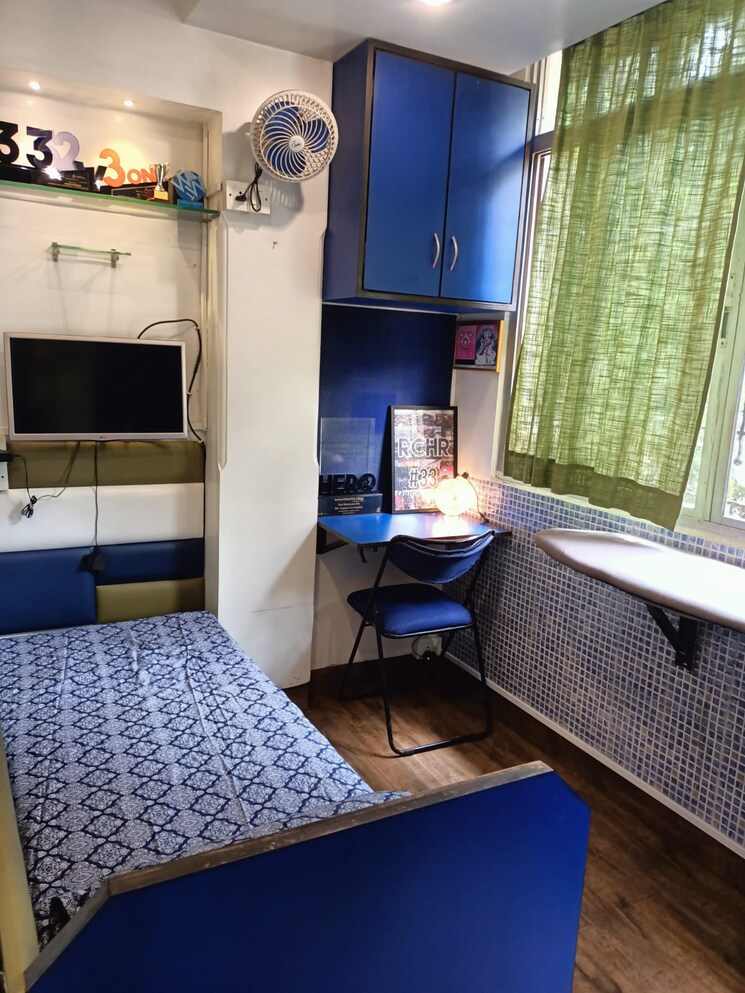 Team Area, bandra west 2 Bedroom 700 Sq.Ft. Apartment In Bandra West Mumbai 8076541