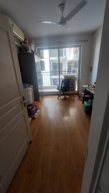Room in 3 BHK Apartment at Bestech Park View Ananda, Sector 81 – for Rent
