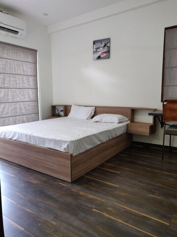 Bedroom in 1 BHK Apartment at Queens Plaza, Sector 43 – for Rent