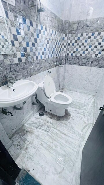 Bathroom in 3 BHK Builder Floor at Ansal Sushant Lok I, Sector 43 – for Rent
