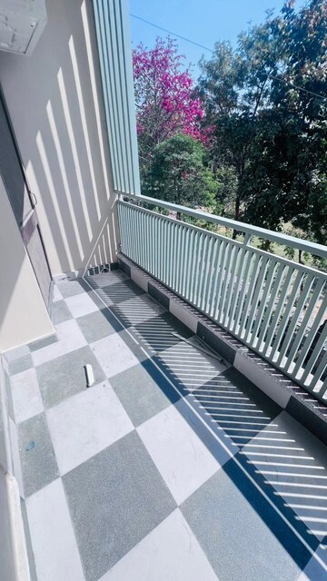Balcony in 3 BHK Builder Floor at Ansal Sushant Lok I, Sector 43 – for Rent