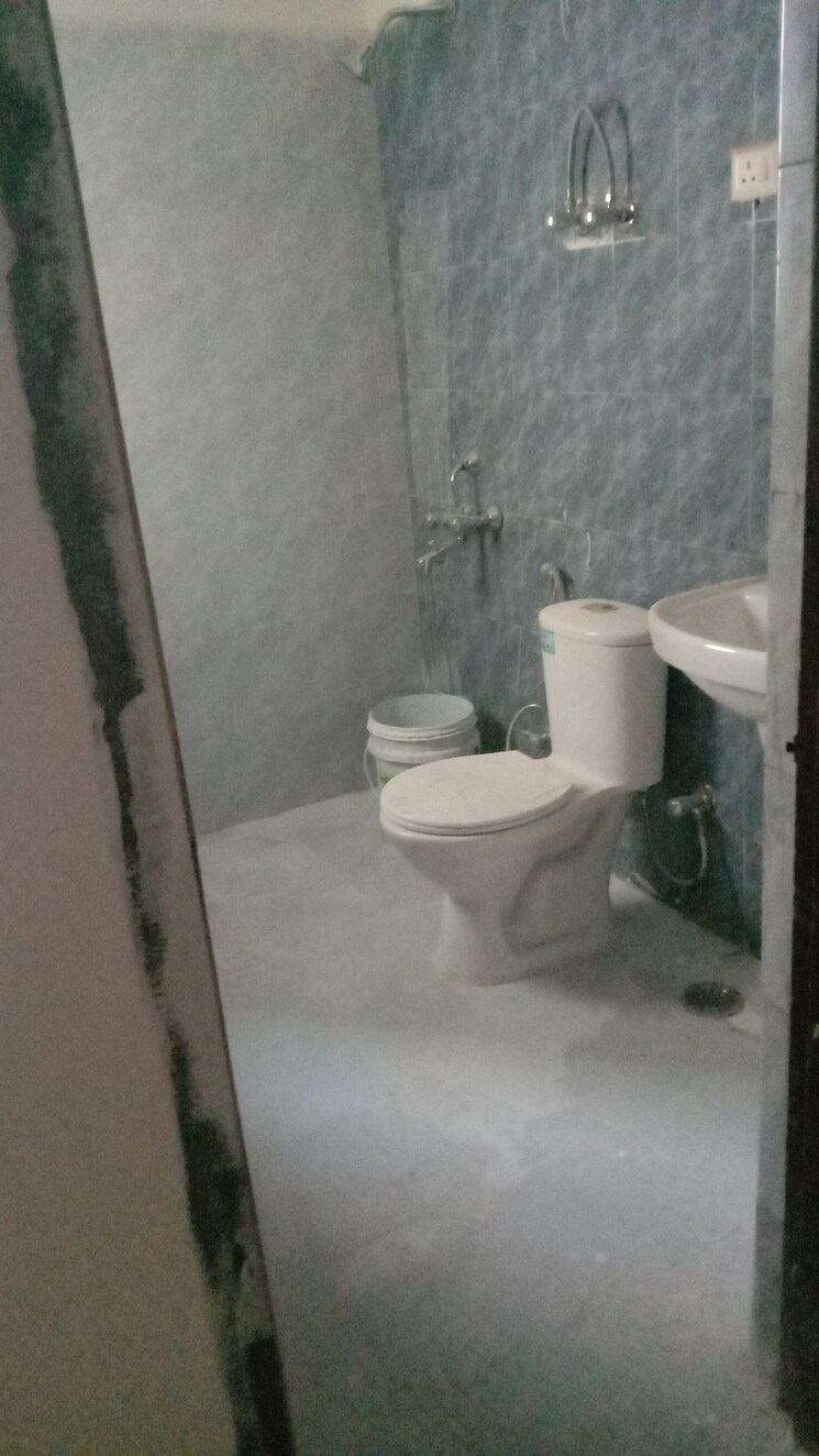 Bathroom, gda-chandrashila-apartments 2 Bedroom 950 Sq.Ft. Apartment In Nehru Nagar Ghaziabad 8076583