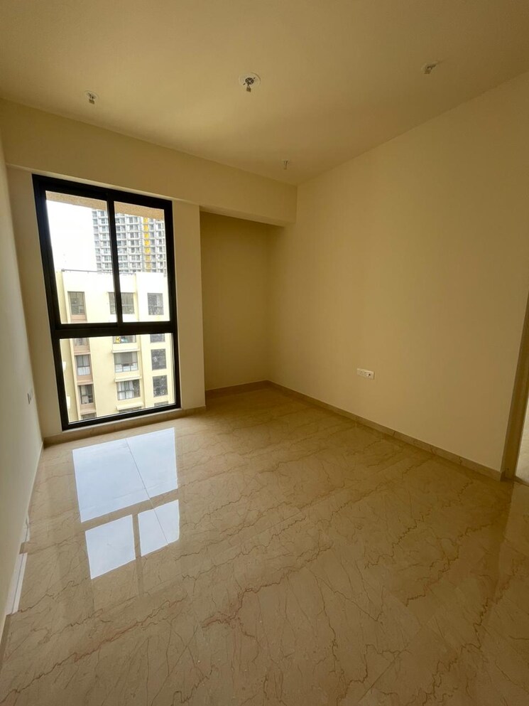 Room, rosa-manhattan 2 Bedroom 667 Sq.Ft. Apartment In Ghodbunder Road Thane 8076597