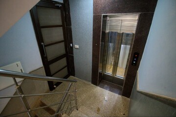 Living Room in 3 BHK Builder Floor at Sector 42 – for Rent