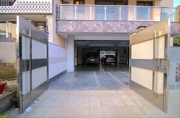 Kitchen in 3 BHK Builder Floor at Sector 42 – for Rent