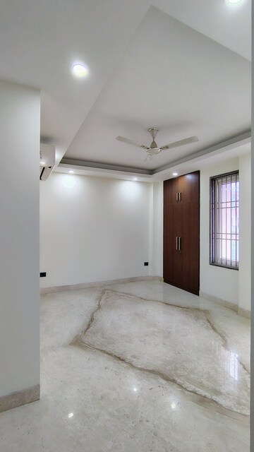 Room in 4 BHK Builder Floor at M3M Atrium, Sector 57 – for Rent