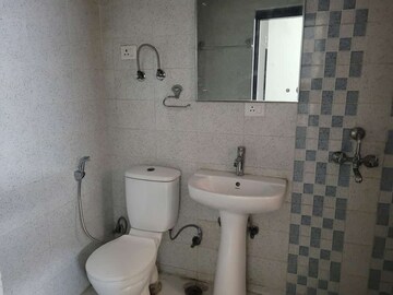 Bathroom in 2.5 BHK Apartment at GDA Chandrashila Apartments, Nehru Nagar – for Sale