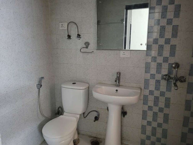 Bathroom, gda-chandrashila-apartments 2.5 Bedroom 1100 Sq.Ft. Apartment In Nehru Nagar Ghaziabad 8076639