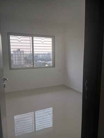 Room in 2 BHK Apartment at Sukhwani Hermosa Casa, Mundhwa – for Rent