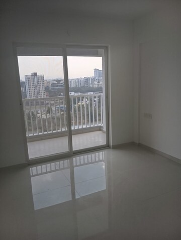 Room in 2 BHK Apartment at Sukhwani Hermosa Casa, Mundhwa – for Rent