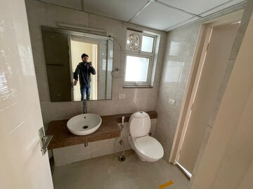 Bathroom in 3.5 BHK Apartment at Bestech Park View Sanskruti, Sector 92 – for Sale