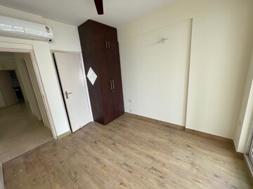 Room in 4 BHK Apartment at Bestech Park View Sanskruti, Sector 92 – for Rent