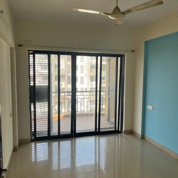 Room in 3 BHK Apartment at Brahma Suncity, Wadgaon Sheri – for Rent