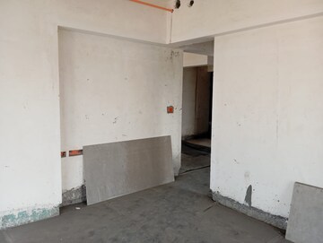 Room in 3 BHK Apartment at S Raheja Avisa, Bandra West – for Sale