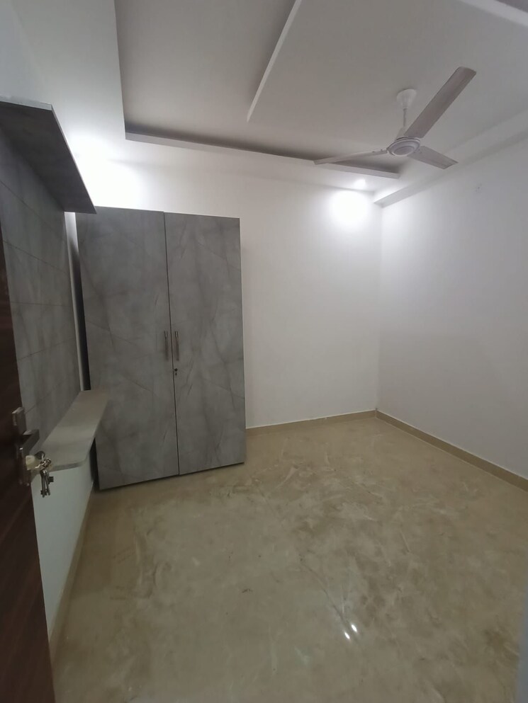 Room, upsidc site b 3 Bedroom 100 Sq.Yd. Villa In Upsidc Site B Greater Noida 8076713