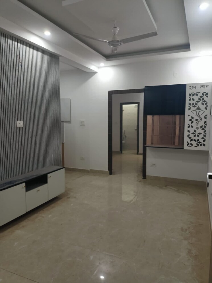 Room, upsidc site b 3 Bedroom 100 Sq.Yd. Villa In Upsidc Site B Greater Noida 8076713