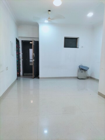 Room in 2 BHK Apartment at K Raheja Raheja Residency, Malad East – for Rent