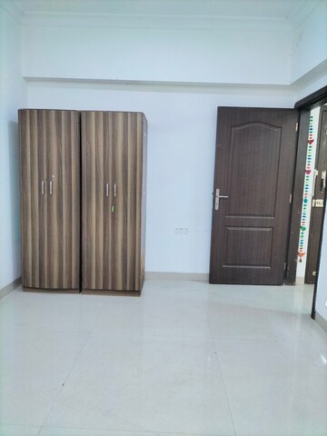Room in 2 BHK Apartment at K Raheja Raheja Residency, Malad East – for Rent