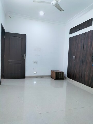 Room in 2 BHK Apartment at K Raheja Raheja Residency, Malad East – for Rent