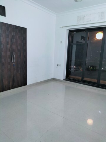 Room in 2 BHK Apartment at K Raheja Raheja Residency, Malad East – for Rent