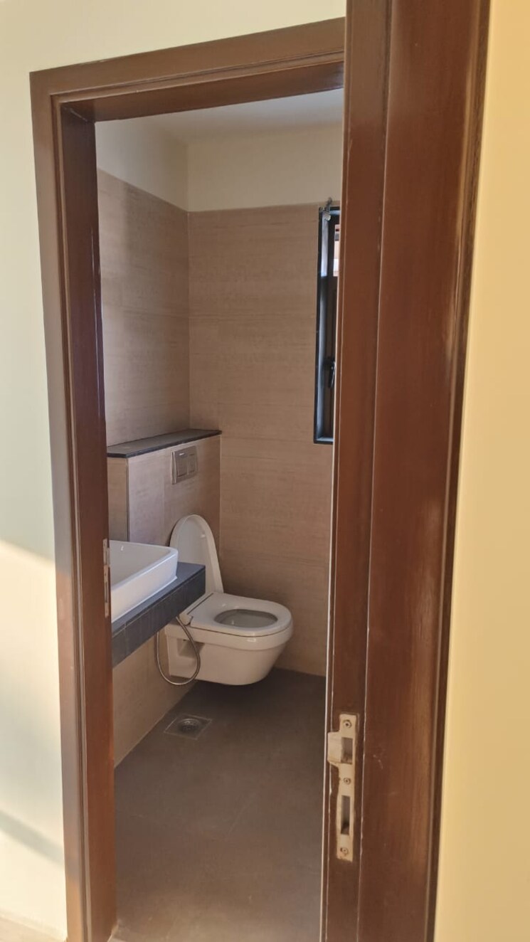 Bathroom, shapoorji-pallonji-alpine 2 Bedroom 768 Sq.Ft. Apartment In Kandivali East Mumbai 8076840