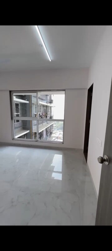 Room in 1.5 BHK Apartment at Vision Heights, Jogeshwari West – for Rent