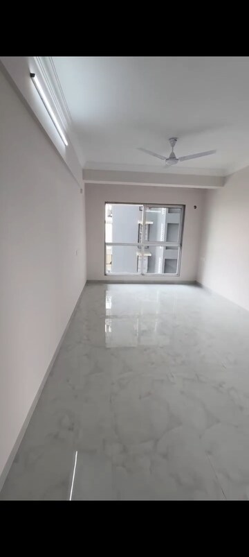Room in 1.5 BHK Apartment at Vision Heights, Jogeshwari West – for Rent