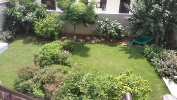 3.5 BHK Builder Floor – Garden View at RWA Residential Society, Sector 40 - for Rent