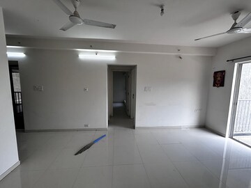 Room in 3 BHK Apartment at Godrej Hillside 2, Mahalunge – for Rent