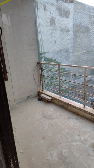 Room in 2 BHK Builder Floor at Mohan Garden – for Sale