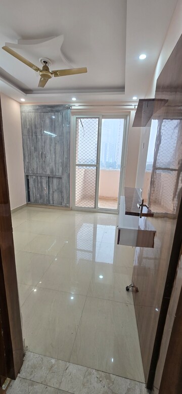 Kitchen in 2.5 BHK Apartment at Amrapali Leisure Park, Amrapali Leisure Valley – for Sale