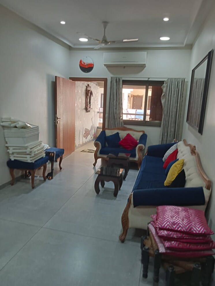 Living Room, naranpura 3 Bedroom 200 Sq.Yd. Apartment In Naranpura Ahmedabad 8077056