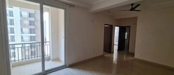 Room in 3 BHK Apartment at Amrapali Golf Homes, Sector 4, Greater Noida – for Rent