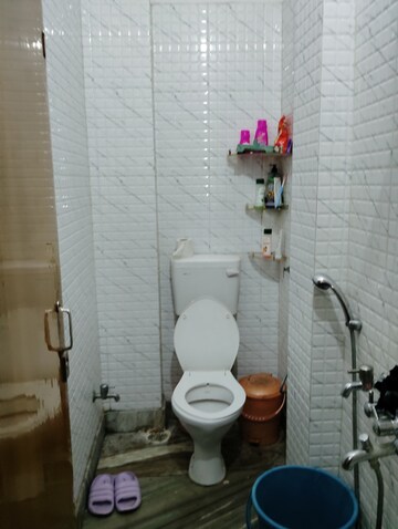 Bathroom in 6+ BHK Independent House at Jankipuram Extension – for Sale
