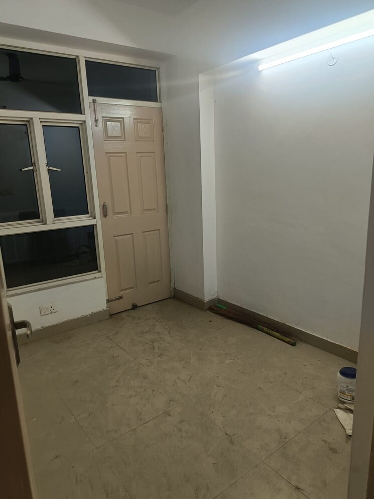 Room, amrapali-silicon-city 2 Bedroom 1180 Sq.Ft. Apartment In Sector 76 Noida 8077188