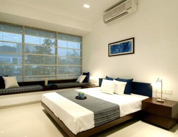 Bedroom in 2.5 BHK Apartment at Oberoi Realty Woods, Goregaon East – for Sale