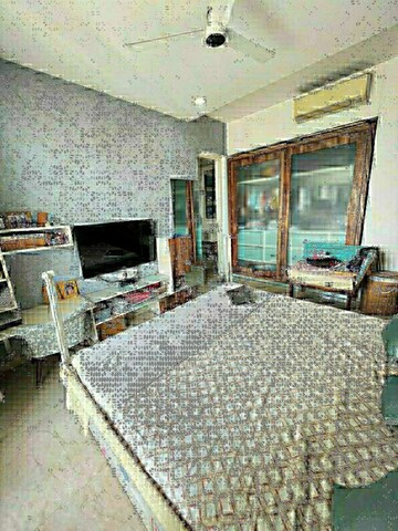 Bedroom in 2.5 BHK Apartment at Oberoi Realty Woods, Goregaon East – for Sale