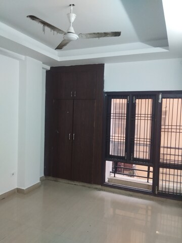 Room in 3 BHK Apartment at Faizabad Road – for Rent