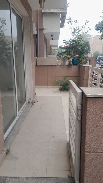 Balcony in 2.5 BHK Builder Floor at SS The Lilac, Sector 49 – for Rent