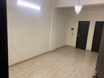 Room in 3.5 BHK Villa at AKJ Novel Valley, Sector 16b Greater Noida – for Rent