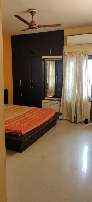 Bedroom in 3 BHK Apartment at Greenwood Apartment, Gomti Nagar – for Rent
