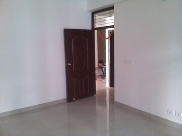 Room in 3 BHK Apartment at Omega Green Park, Faizabad Road – for Rent