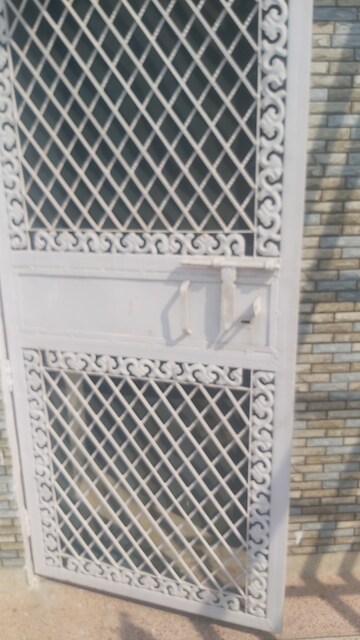 Balcony in 1 RK Apartment at Mayur Vihar – for Rent