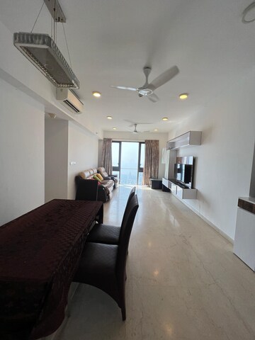 Master Bedroom in 2 BHK Apartment at Best Complex Andheri West, Andheri West – for Rent