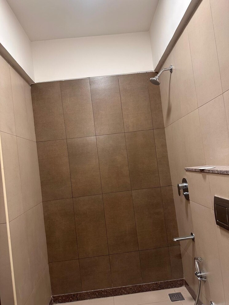 Bathroom, shapoorji-pallonji-vicinia 2 Bedroom 670 Sq.Ft. Apartment In Powai Mumbai 8077353