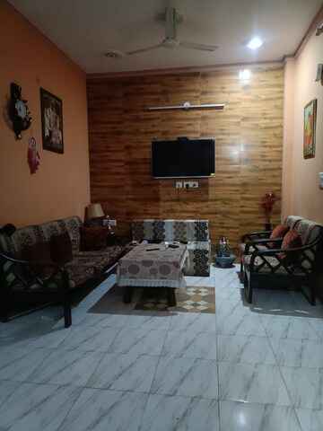 Living Room in 2 BHK Builder Floor at Ansal Plaza Sector-23, Sector 23 – for Rent